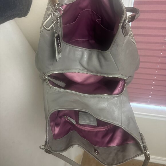 Coach Phoebe Madison Grey Shoulder Bag 3 Sections 26281 in OP art needlepoint - Picture 7 of 8